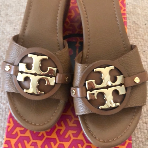 Tory Burch Patti mid wedge - Picture 2 of 4